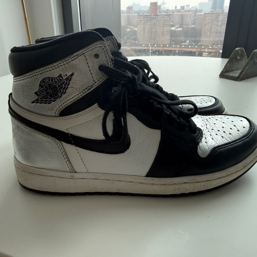 Nike Air Jordan 1 Retro High OG “Silver Toe”